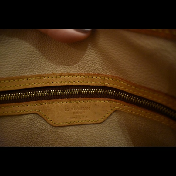 100% Authentic Louis Vuitton - Picture 3 of 11